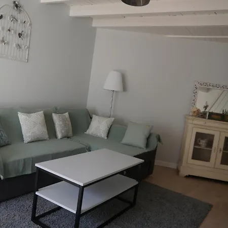 Et Salon Sur La Loire A Velo Guest house