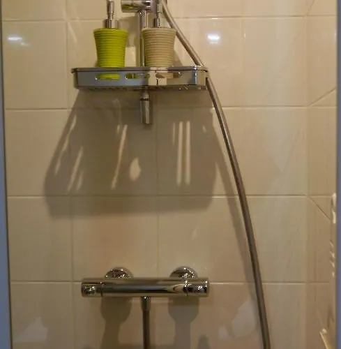 Maison d'hôtes Et Salon Sur La Loire A Velo 3*